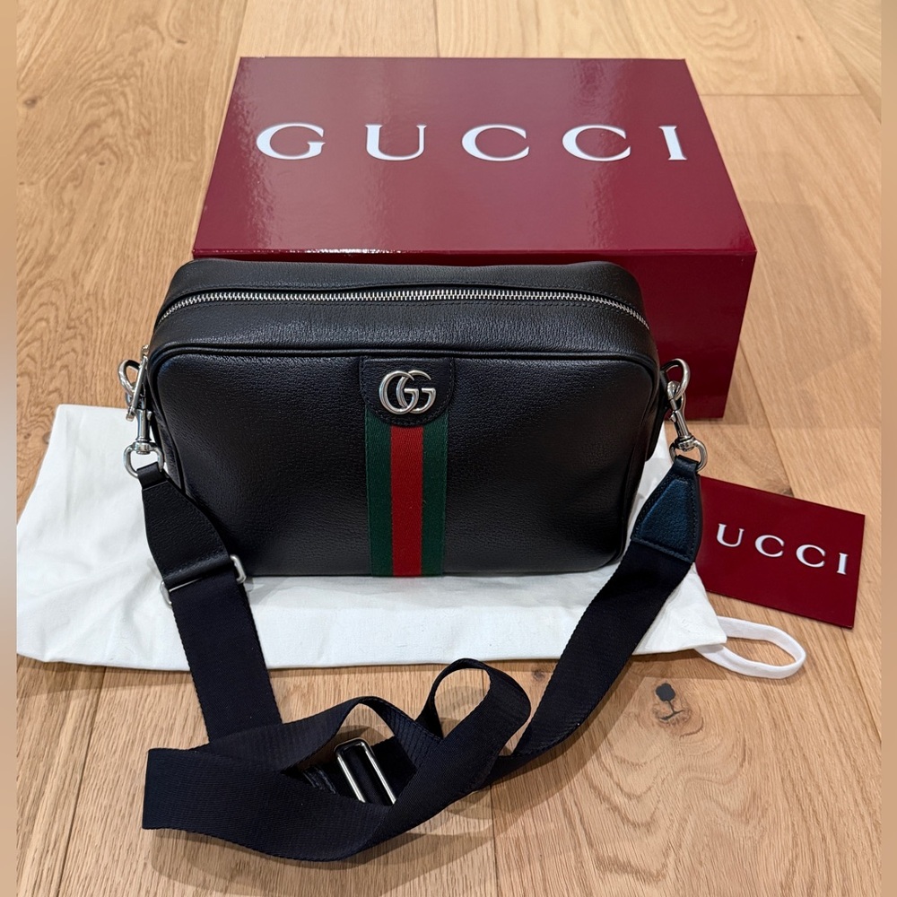 Gucci Black Leather Crossbody Belt Bag with Green-Red Web Stripe